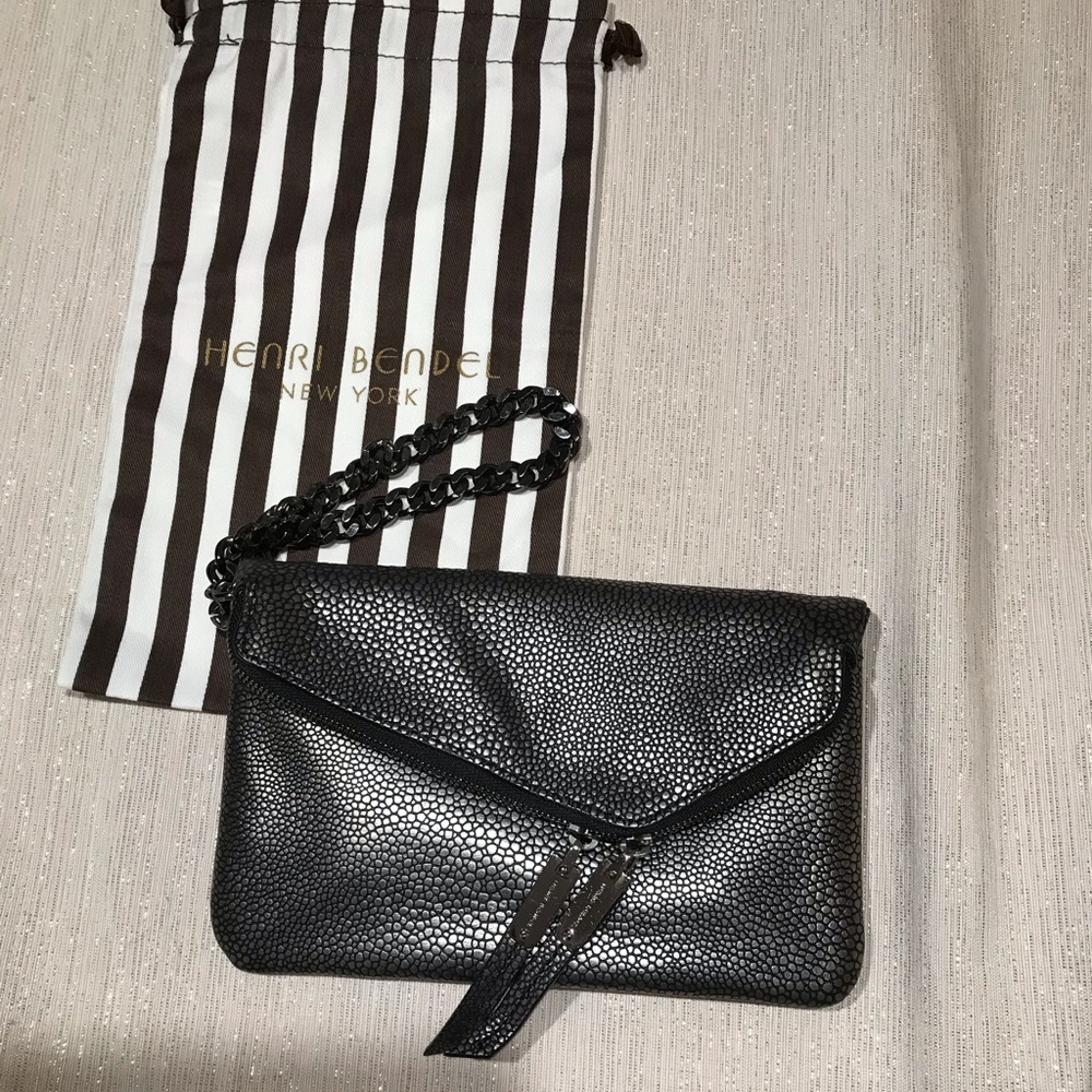 Henri Bendel black wristlet